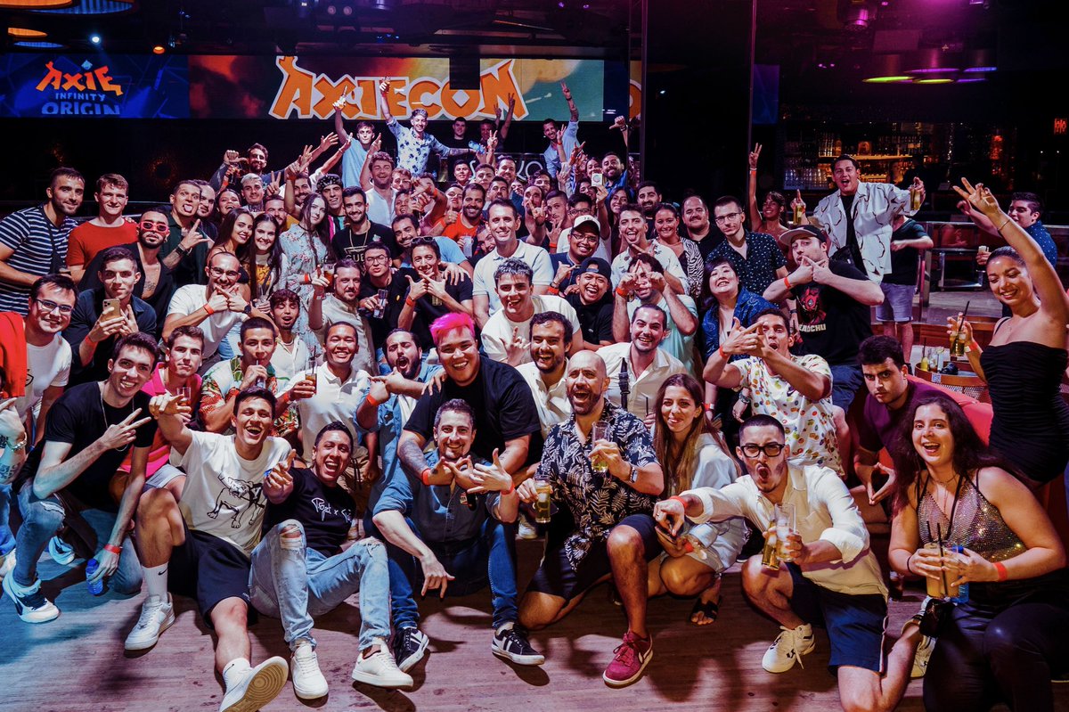 Muchas gracias Barcelona ❤️

La Fiesta Secreta fue de las noches más bellas en la historia de Lunacia 🏆

VAMOS POR MÁS ⚡️ #AxieCon