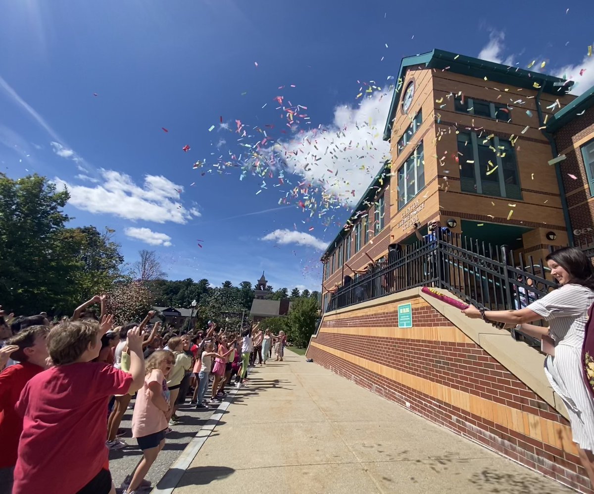 Clinton CES tweet media