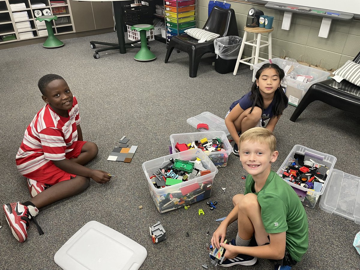 MissHKwon's tweet photo. We were so excited to earn 5minutes of free time at the end of the day after reading with stamina! Proud of these hard working students☺️ #partnersingrowth @prairied203 https://t.co/7ytmSGhaR5