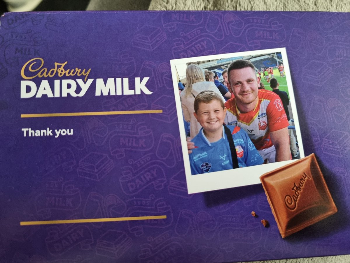 katie_sykes2's tweet photo. When Jake wants to buy his favourite player a present @brandondouglas3 @SheffieldEagles @HawksARLFC https://t.co/CuiNwYNPBT