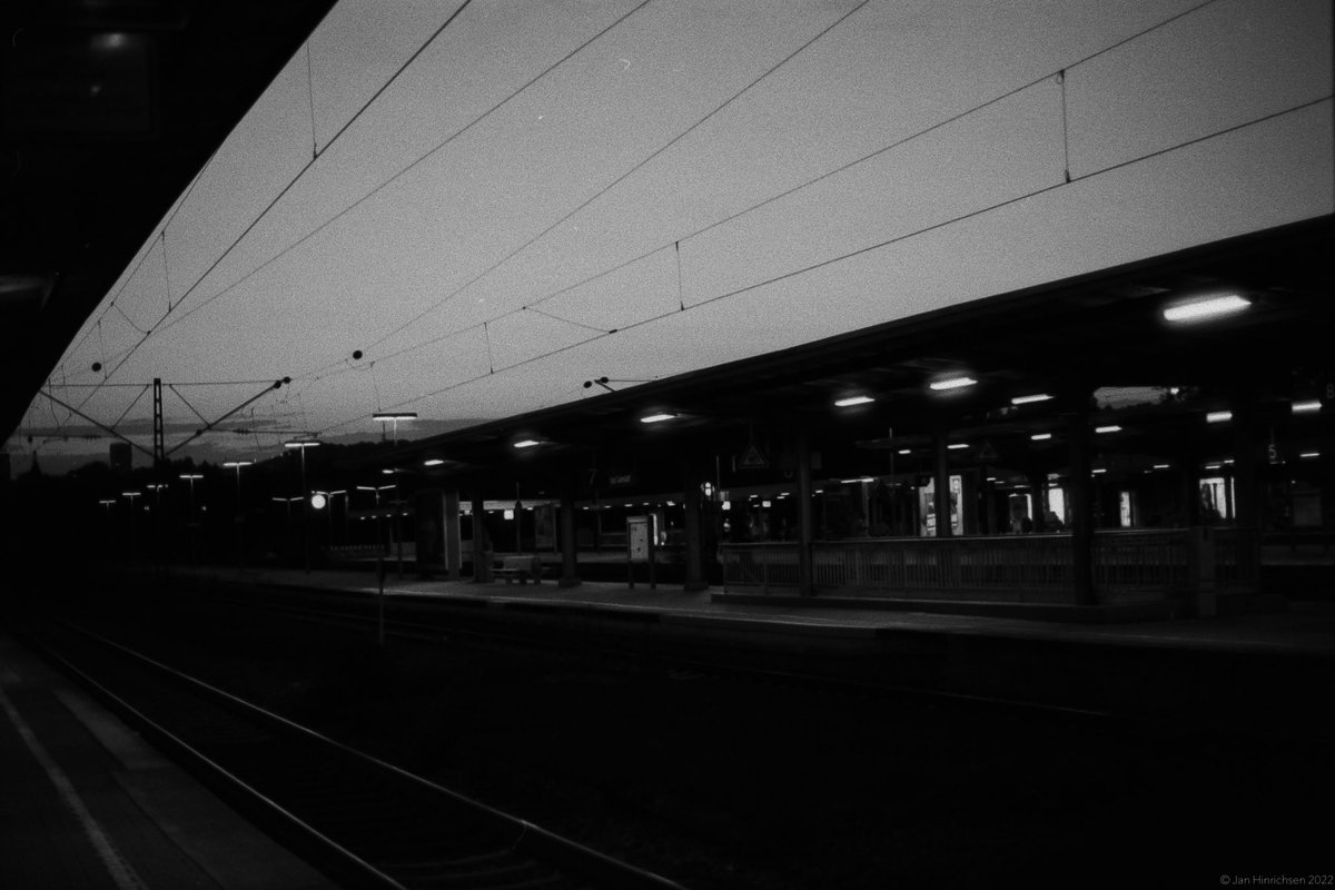jhinrichsen82's tweet photo. #monochrome #analogue #blackandwhitephotography #streetphotography #35mm #canon #stuttgart https://t.co/17xZvTIc0P