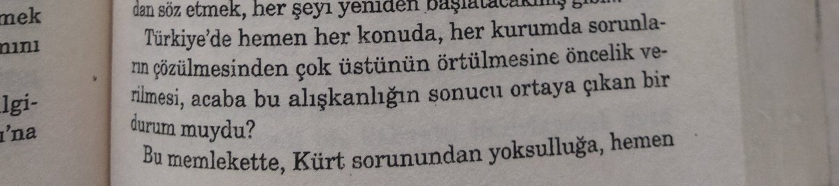 Melisazn7's tweet photo. "Türkiye'de hemen her konuda, her kurumda sorunların çözülmesinden çok üstünün örtülmesine öncelik verilmesi, acaba bu alışkanlığın sonucu ortaya çıkan bir durum muydu?"
Zülfü Livaneli / Serenad. https://t.co/KzBjuDINaq