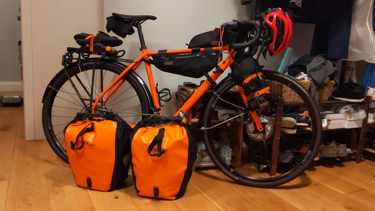 nikcorg's tweet photo. All set for tomorrow and beyond.
#cycling #scotland #farfast #masonbokeh #mason #bokeh https://t.co/qrbDSFnF7D