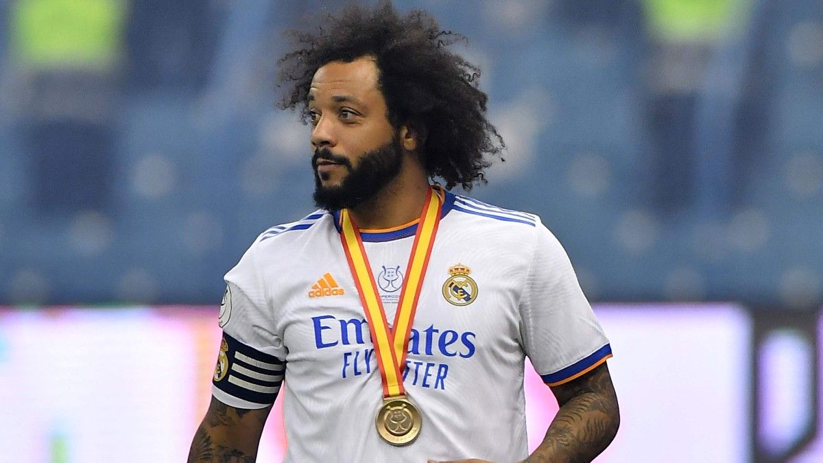 Aimiliosoik's tweet photo. But can he do it on a cold rainy night in Leivadia? #Marcelo #transfers #OlympiakosFC #greeksuperleague https://t.co/hjGIb9m9m7