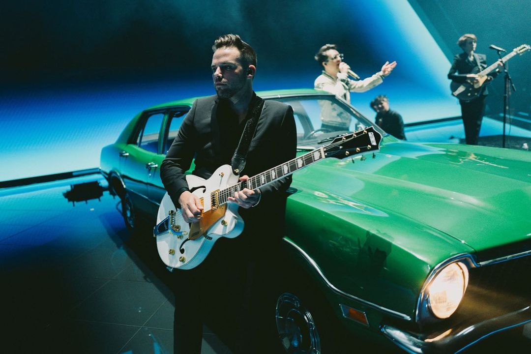 patd_arg's tweet photo. Acaso @mikenaran es el guitarrista más lindo? 
#panicatthedisco #brendonurie #vivalasvengeance #middleofabreakup #mikenaran https://t.co/6vjupxxpG5
