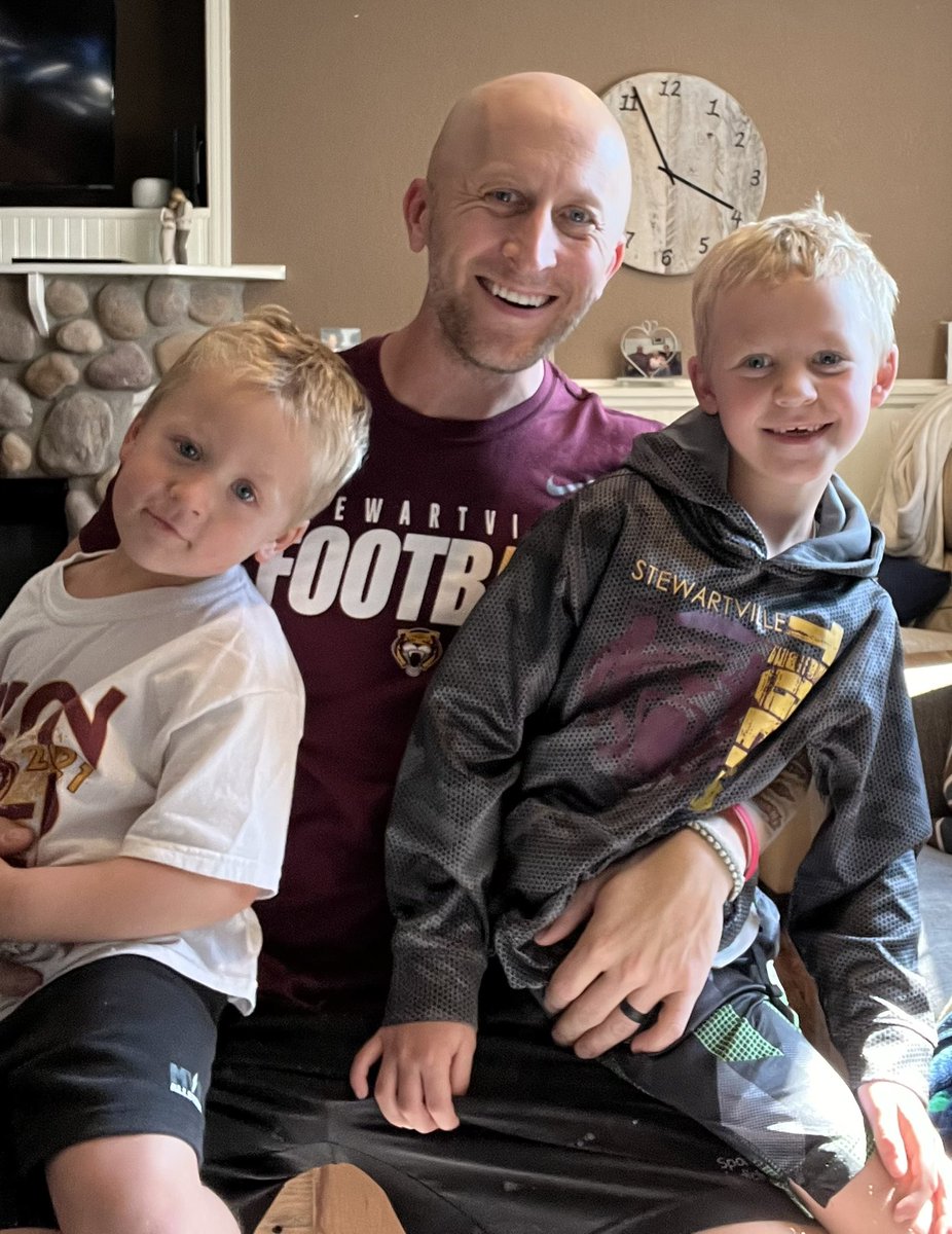 EricPohl9's tweet photo. Good luck tonight @StewieFootball !!!! We’ll be at (or watching) every game this season!!! Good put all that hard off season work to use!!! https://t.co/9IELtAodwr