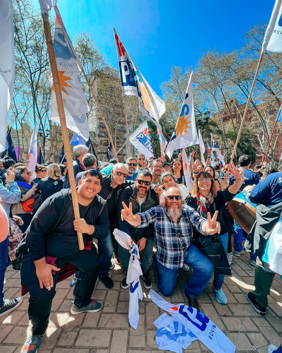 maspatria_'s tweet photo. En una muestra de apoyo y solidaridad el pueblo se moviliza por causas justas. El intento de magnicidio hacía la vicepresidenta Cristina Fernández de Kirchner es el producto del odio que despliega la oposición https://t.co/W68chJVmMA