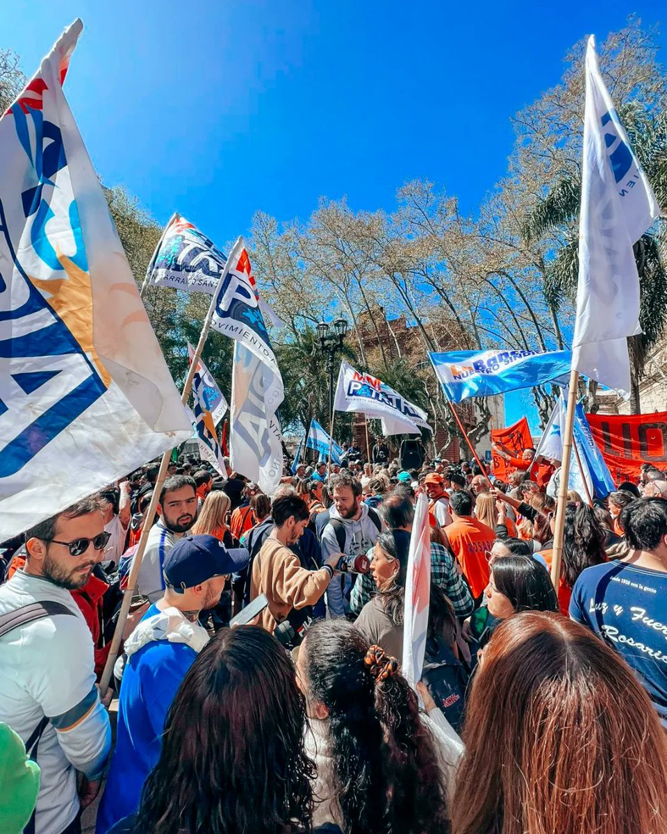 maspatria_'s tweet photo. En una muestra de apoyo y solidaridad el pueblo se moviliza por causas justas. El intento de magnicidio hacía la vicepresidenta Cristina Fernández de Kirchner es el producto del odio que despliega la oposición https://t.co/W68chJVmMA