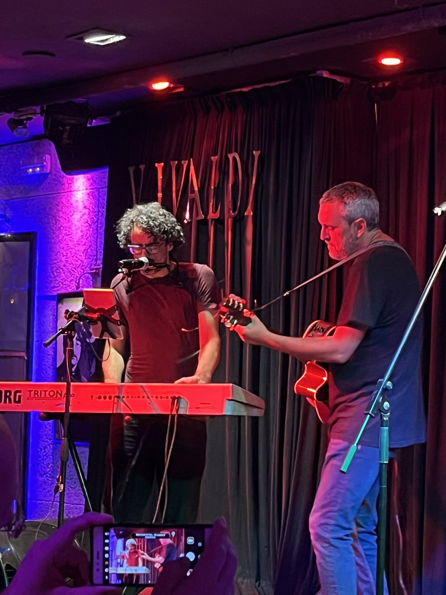 neuro_luis's tweet photo. @Rafa_Pons por fin un gran concierto en la Vivaldi. 

@joanberenguer es el compañero perfecto https://t.co/bIJpbbBPzd