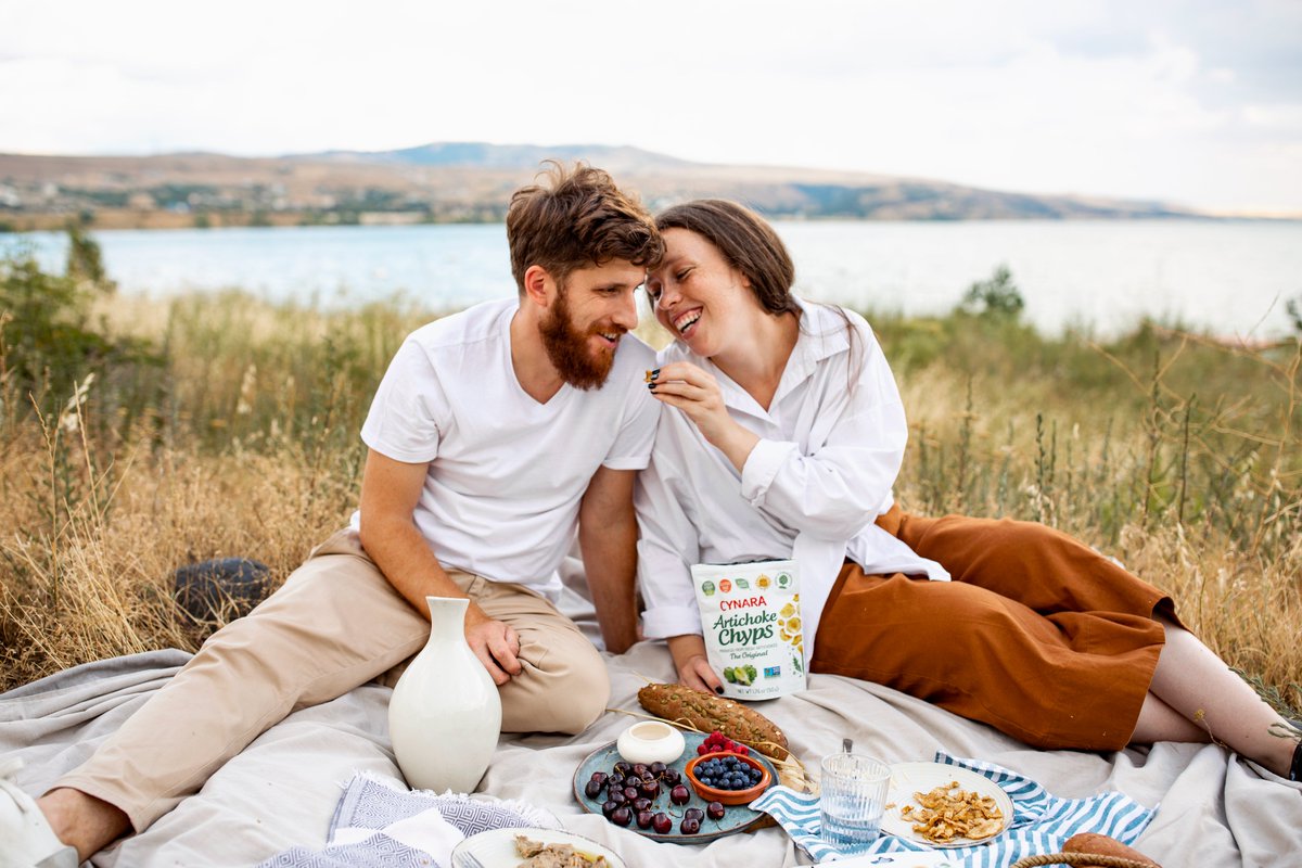 CYNARAartichoke's tweet image. Long weekend plans = soaking in the last days of summer with a fabulous outdoor picnic 🧺☀️ 

We're also having a Prime Exclusive Labor Day Sale on @amazon. 🤗 Get 20% OFF our crispy Artichoke Chyps now through 9/5. Enjoy, #artichokelovers! 💚
 
amzn.to/3QbE4iG