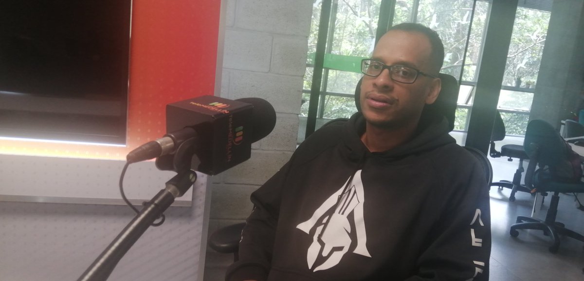 Hoy, en la grabación de GENTE QUE AMA SU TRABAJO. ¡Qué belleza de programa, María Adela y luzmery de LAS GUERRERAS DEL CENTRO, Fidel Show Man Márquez en representación de Santa Elena y Omar Hernández de <a href="/TeatroElTrueque/">Teatro El Trueque</a> , qué grandes!