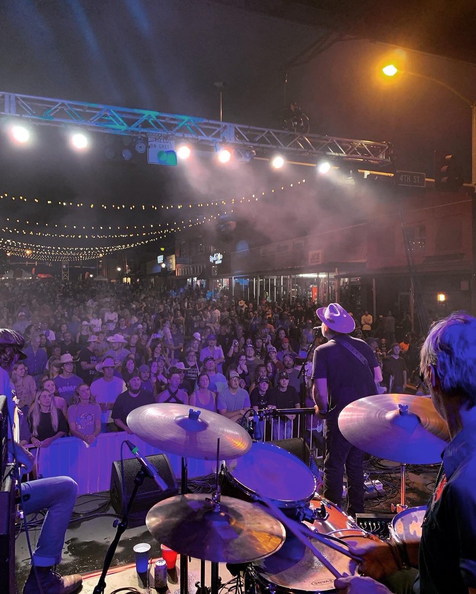 JackIngram's tweet photo. Night one of the #RedemptionRun was GREAT! Bring on night 2 at @BillyBobsTexas!!!! And then night 3 and 4 at @GrueneHallTX! 🕺✨
Tickets: https://t.co/BtdhXamROv https://t.co/a6zVEZzLjP