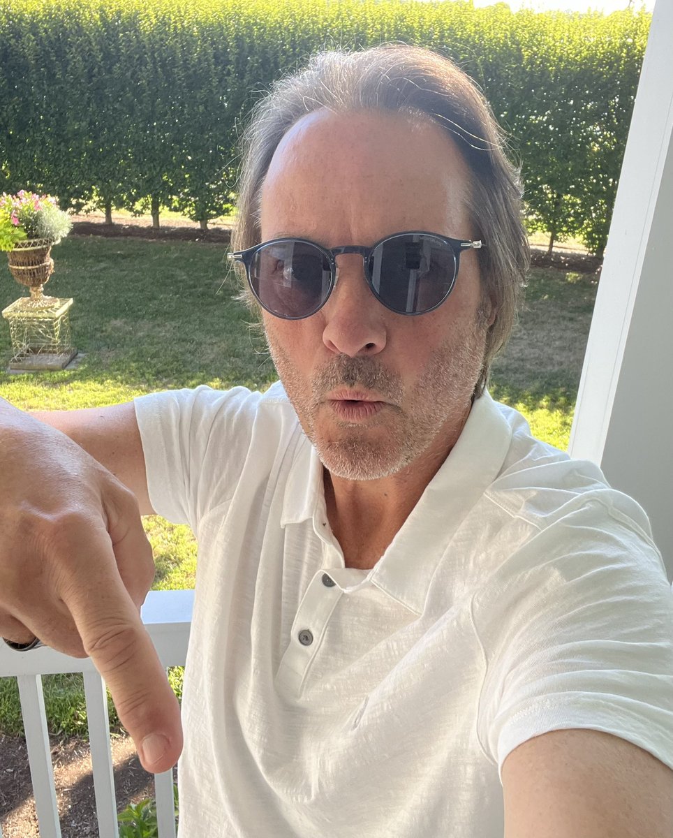 John Legere tweet media