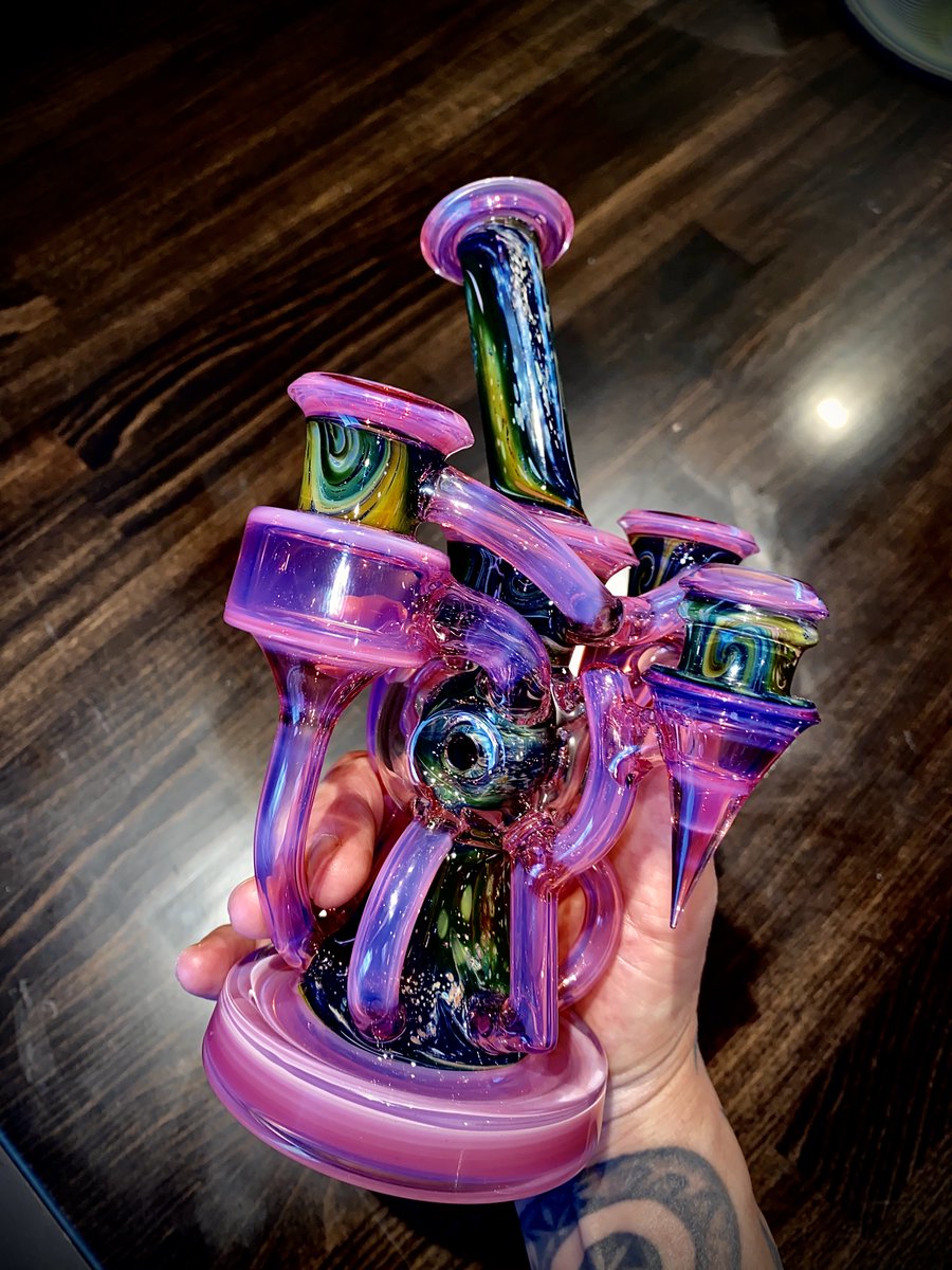 Nathan_Miers's tweet photo. #SirenGlass x #N8glass Hydra Recycler currently available thru MADE GALLERY in Chicago #dabup🚀 https://t.co/hwvZuAuglx