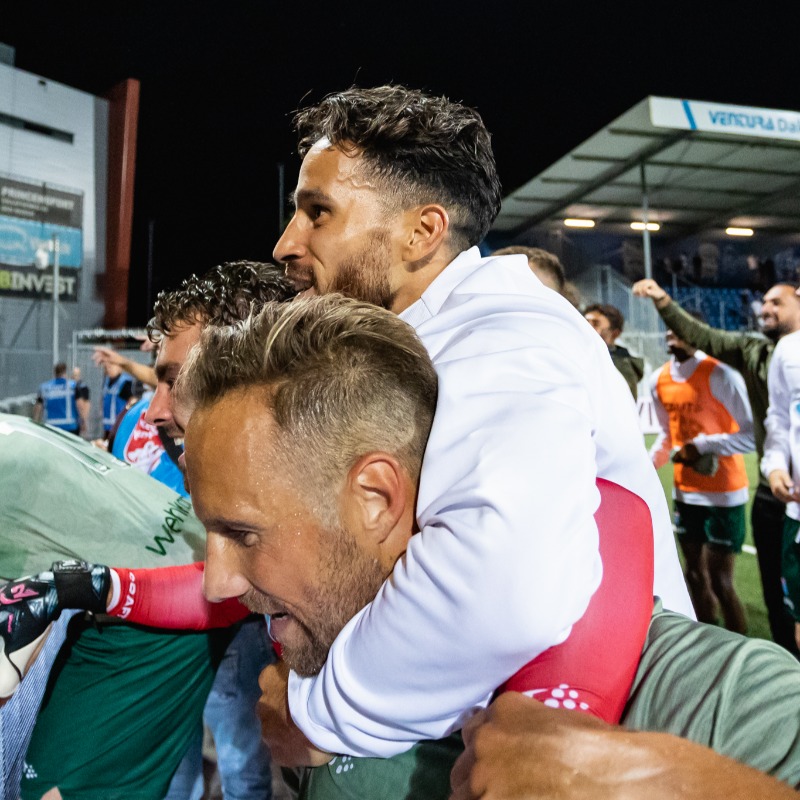 PECZwolle's tweet photo. Wedstrijdverslag | PEC Zwolle pakt vijfde zege in slotfase
#dbopec #peczwolle #desespereertnimmer