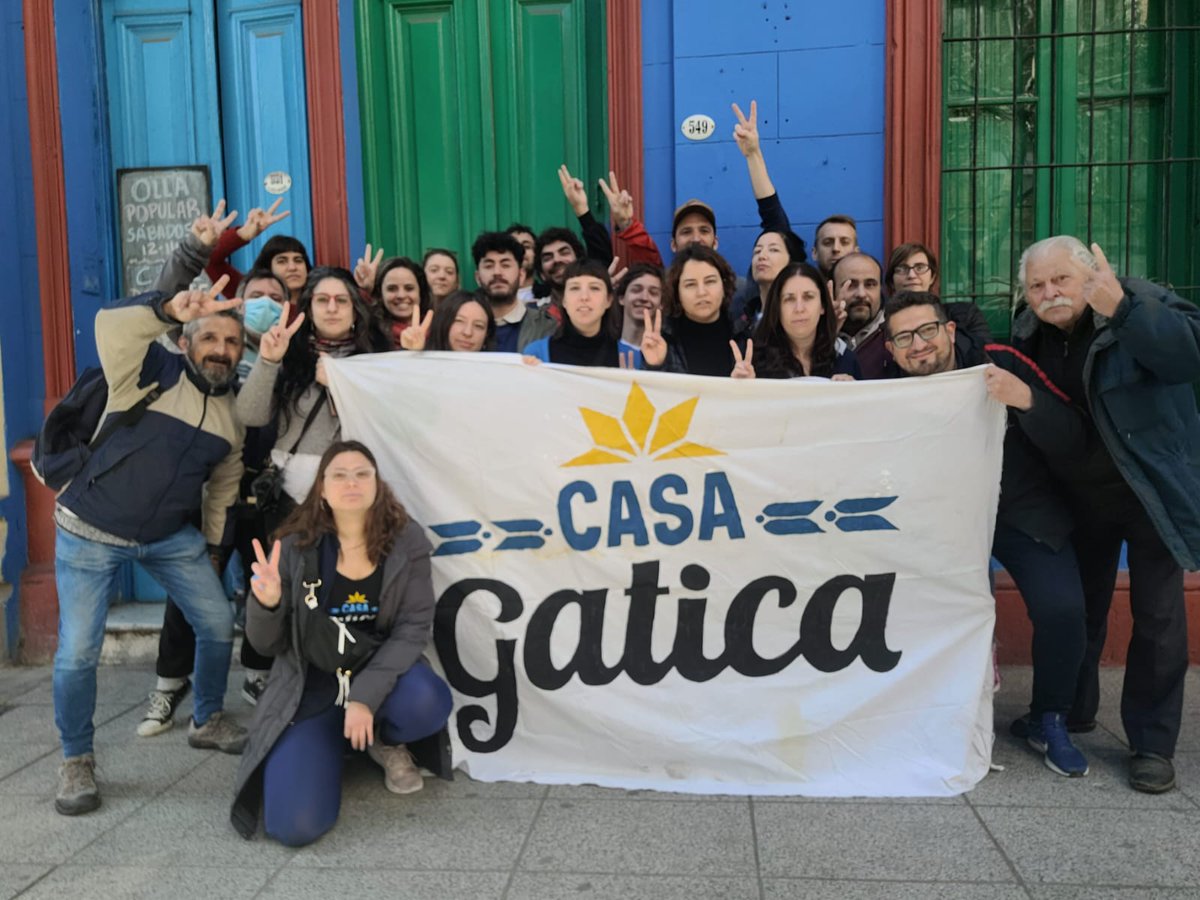 CasaGatica's tweet photo. Amor con amor se paga. @CasaGatica con @CFKArgentina #TodosConCristina #EnDefensaDeLaDemocracia https://t.co/uGO8oJEg0p