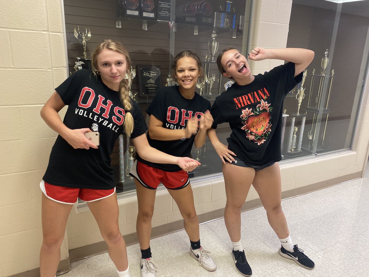 Ally_Guerri's tweet photo. #ohsvbhunt @OHSVolleyball2 https://t.co/ZXmWuwmBxS
