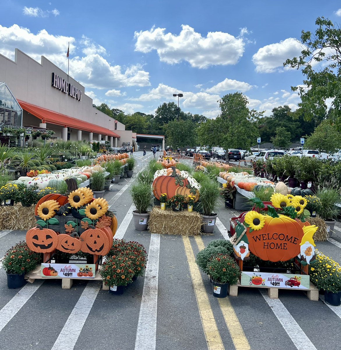 Shane Combs Cobb (@shanecombscobb) on Twitter photo Fall Fever at <a href="/HomeDepot/">The Home Depot</a> Wendover #3608! First delivery of pumpkins. I love this time of year!
🎃 🍁 <a href="/pps_s_atlantic/">AC</a> <a href="/JarrettBennett3/">PPS-jbennett</a> @PPSinHD Fall Fever at <a href="/HomeDepot/">The Home Depot</a> Wendover #3608! First delivery of pumpkins. I love this time of year!
🎃 🍁 <a href="/pps_s_atlantic/">AC</a> <a href="/JarrettBennett3/">PPS-jbennett</a> @PPSinHD