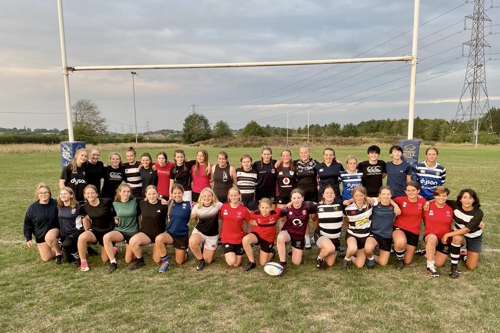 Chippenham RFC Girls section back in action tonight with a great turnout tonight returning to training, We look forward to the rest returning Sunday for the start of the season. A massive thank you to those who attended pre season.
#girlscanplayrugby                  #CRFCGirls