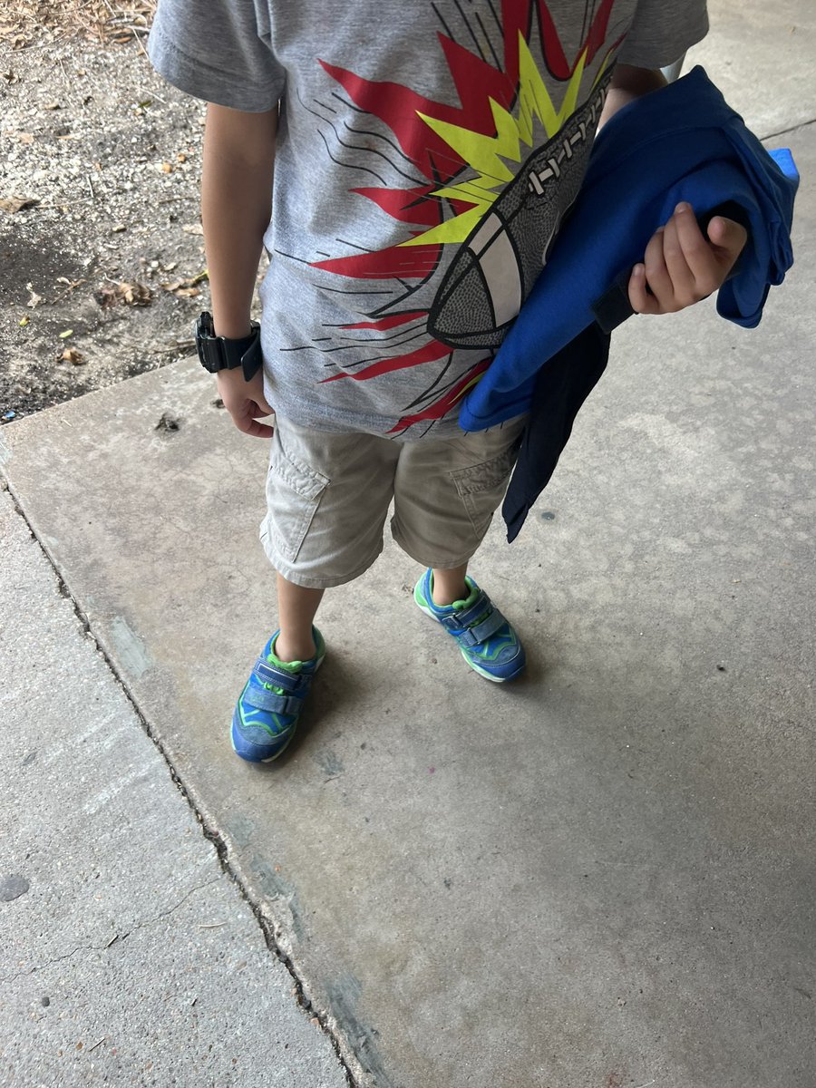 Alejand30370465's tweet photo. Happy Friday !!! from @wainwrightelem . Transforming student lives everyday @HISD_Wraparound.Supporting every student and guiding them to have a successful year!!! #unifoms #supplies #backpacks #backpackbuddyprogram @Alejand30370465 @Gentry_HISDWrap. https://t.co/OamgGv1gmJ