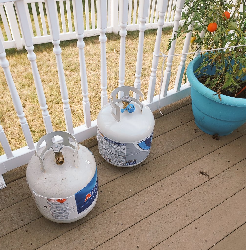 jimsting10's tweet photo. #FathersWisdom James E. on point.
My dad has a life rule: Propane tanks only go empty on Holiday Weekends.
He was right once again. 5:15 flame out.
But, I listen and prepared. https://t.co/Yat7bG3VCf