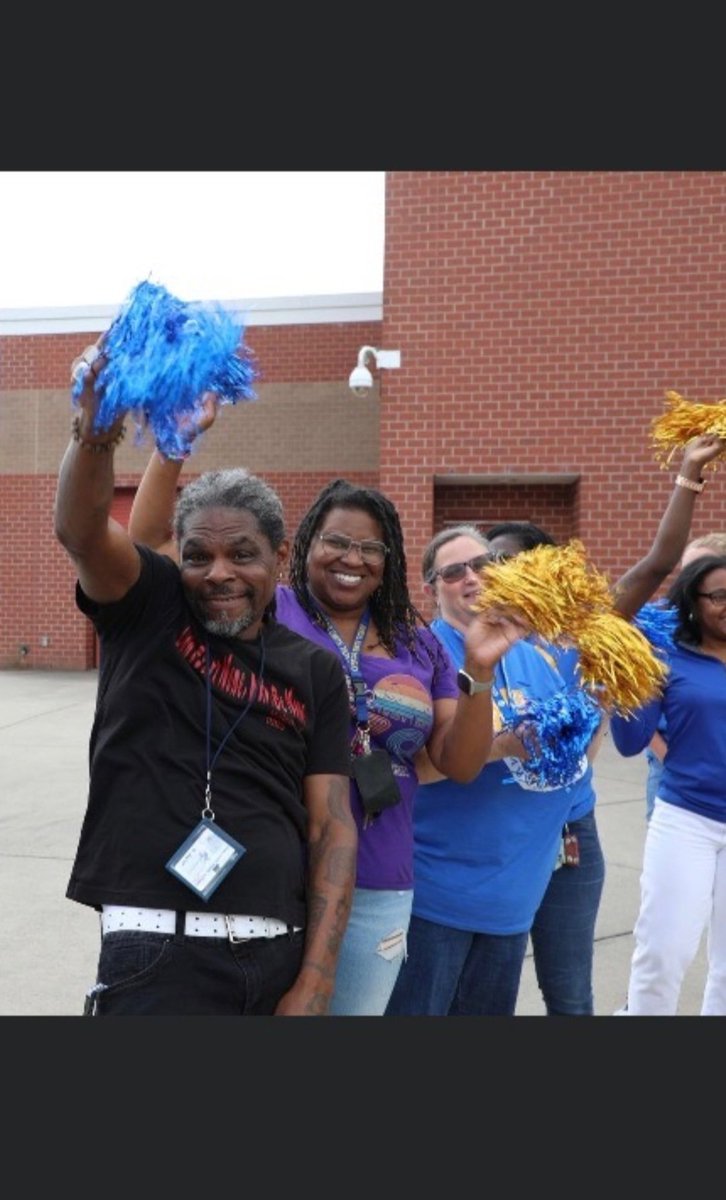 I'm now a Smith Tiger. Teaching 7th grade English <a href="/OscarSmithMS/">OscarSmithMS</a>