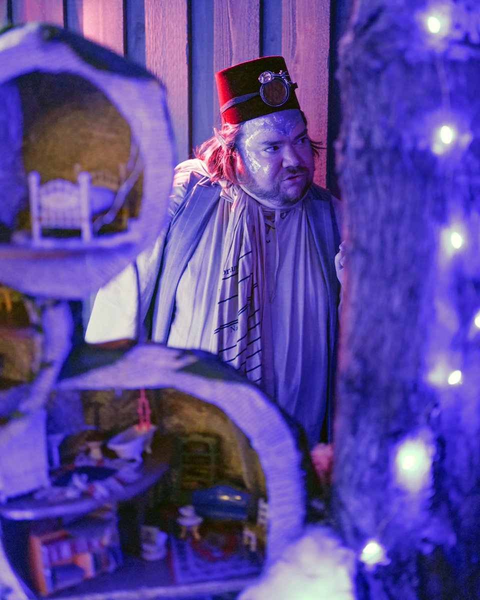 SpyBrunch's tweet photo. The fae are usually no larger than a stick of butter -- but with YOU as their guest, they've dusted on a bit of growth magic so you'd feel more welcome! Featuring Steve Bradford as "Scue-me" 🧚‍♂️🔍📖🐲https://t.co/T3m9YFS2hE

#tinythings #thingstodoinla #youngpeoplefriendly https://t.co/wvs6JiHreU