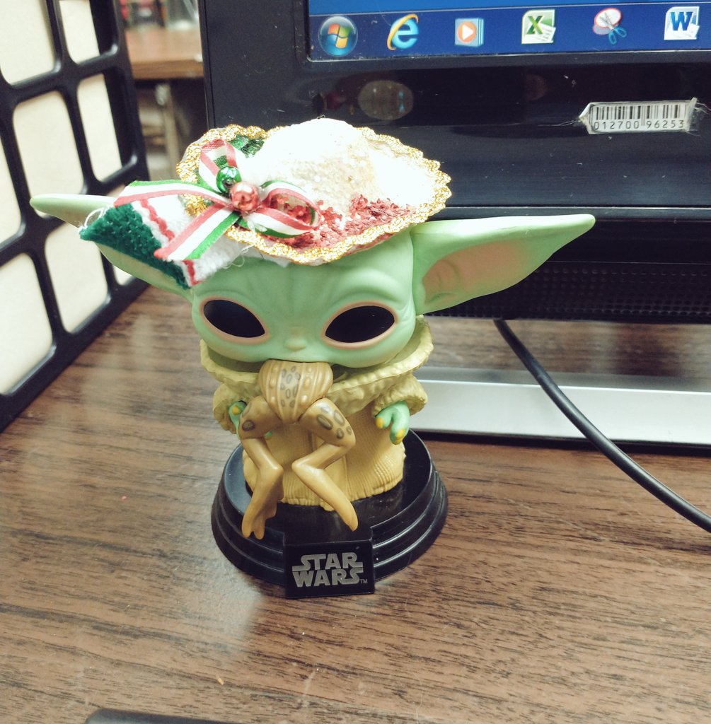 Liz_RaGu's tweet photo. Ya se siente el mes patrio en mi escritorio 🇲🇽... 🤭 https://t.co/GZI0Dp8tzZ