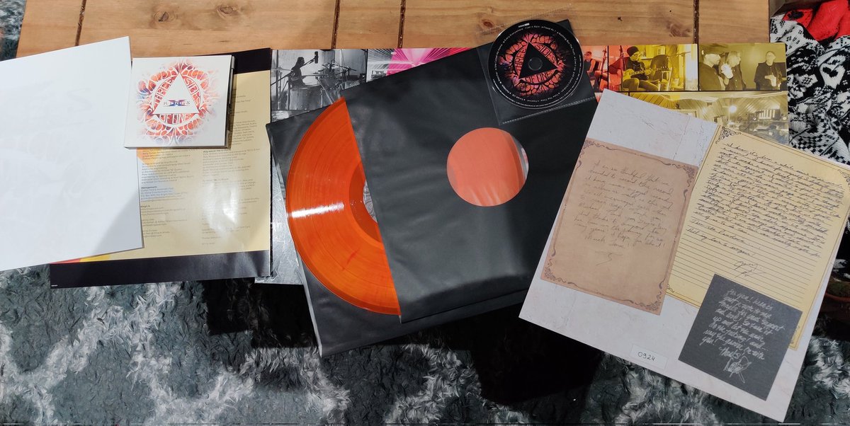 kelkel156's tweet photo. The long awaited new @kingsx album is here. It's every bit as amazing as one could hope for. Fantastic songs, great vocal harmonies and all the groove we all need. A spot of brightness in the dark. https://t.co/uiIk0IcVBs