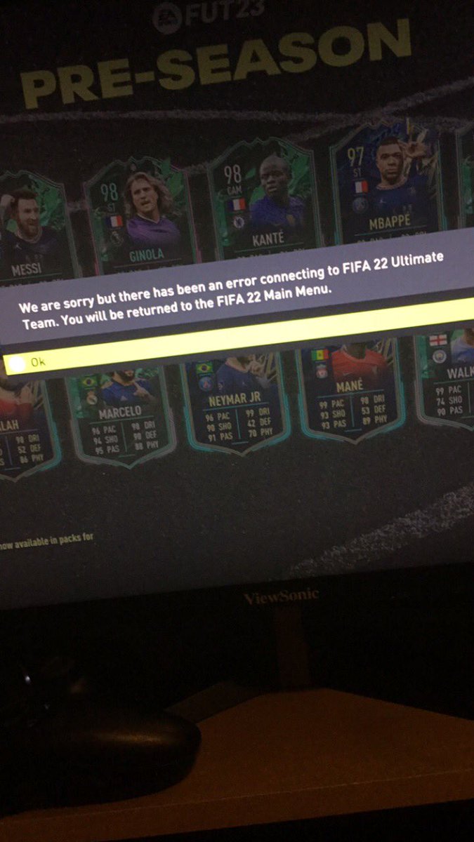 FrankDaYoungan's tweet photo. Anyone else getting this error on fifa 22 @EAHelp #FIFA22 #fifaerror https://t.co/5LtjeUX89h