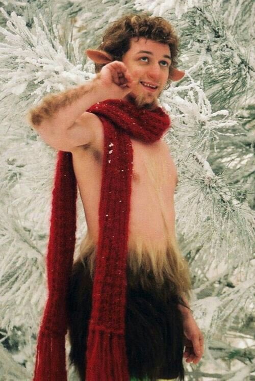 leenewtonsays's tweet photo. It’s giving “Tumnus”… https://t.co/68Fbmc8zcr