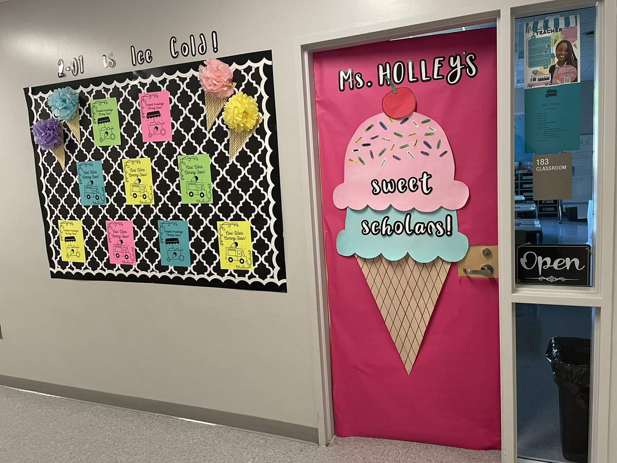 TeacherHolley's tweet photo. First week of SY 22-23 ✅ @WWPCEM 
My favorite people call me Ms. Holley ❤️I love my new scholars! We’re ready to have an awesome year! #201isicecold #WPCowningourstory https://t.co/P8uUhPrGIb