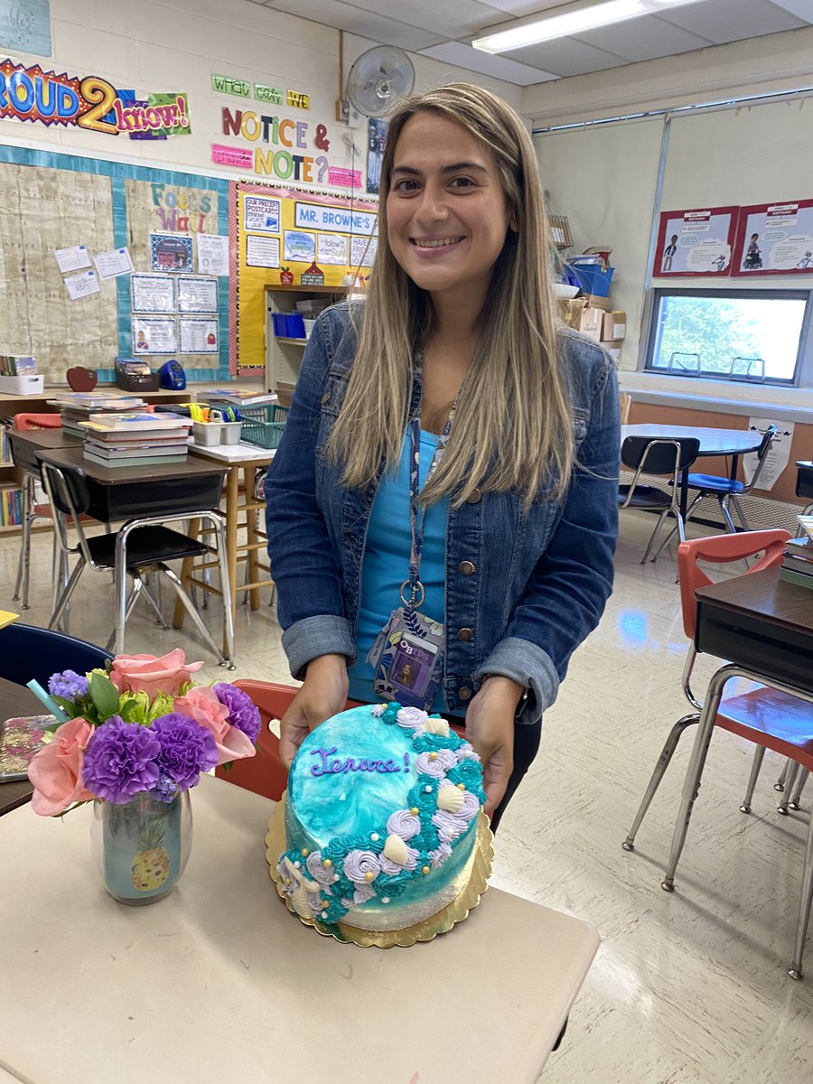 ADisimile's tweet photo. Congratulations @SastoqueKristen on your tenure …. Cheers to many years of teaching! #happytobepartofit https://t.co/n1swL35auq