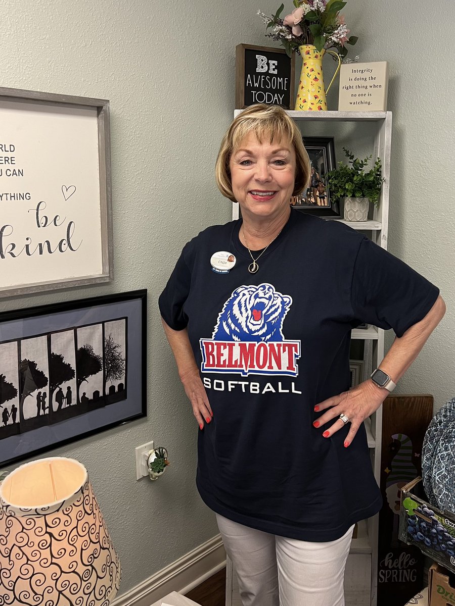 Nana repping @BelmontSoftball for #CollegeColorsDay at work today! She’s the cutest! Go Bruins! @AllyTurner2022