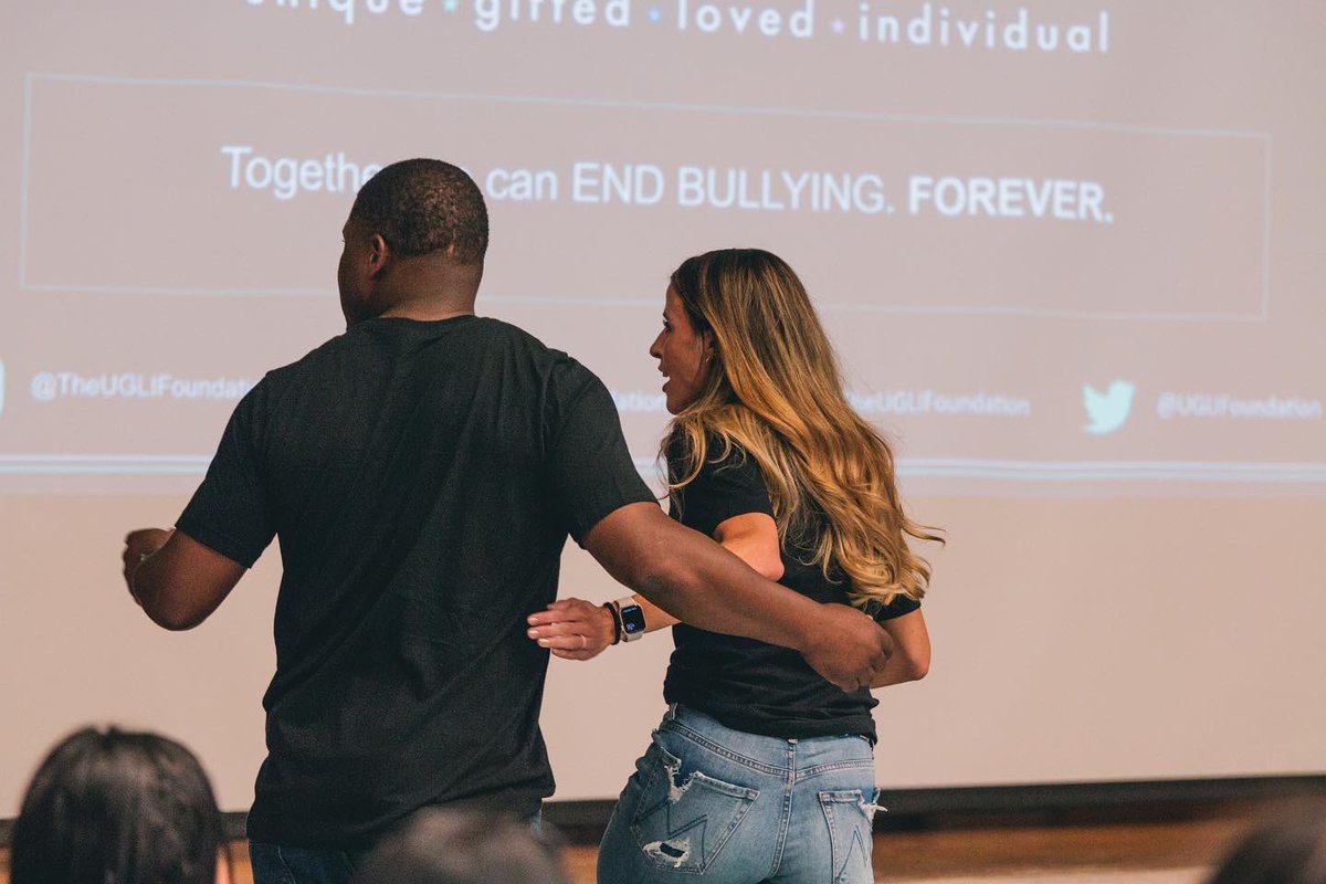 UGLIFoundation's tweet photo. #FBF to our incredible #UGLIchat with #ExploreAustin where our founder @TheAngelaAkins and amazing board member @QCosby17 spoke about #bullyingprevention, the importance of #beingkind, and the values of our foundation! https://t.co/3iwLBrvOaa