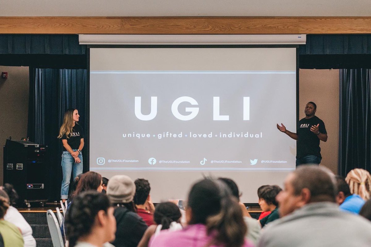 UGLIFoundation's tweet photo. #FBF to our incredible #UGLIchat with #ExploreAustin where our founder @TheAngelaAkins and amazing board member @QCosby17 spoke about #bullyingprevention, the importance of #beingkind, and the values of our foundation! https://t.co/3iwLBrvOaa