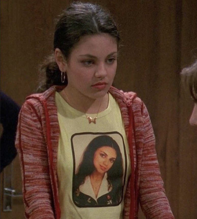 pvrekhs's tweet image. i love how she was wearing herself on her shirt and it wasn’t even part of the plot or mentioned or anything it was just her outfit