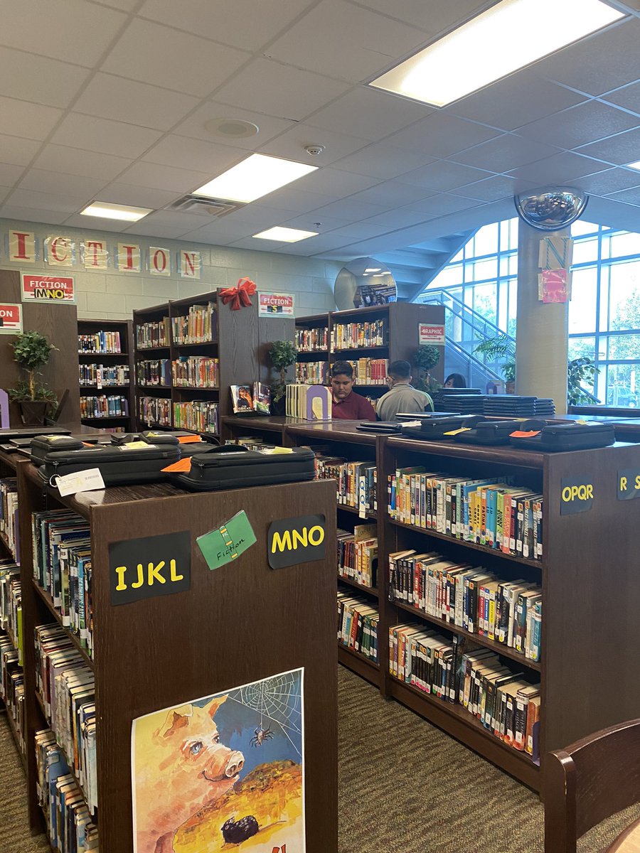 WISDCentralLib's tweet photo. Finally getting to check out books to students just in time for national read a book next week!  Some students excited to see our new Star Wars friends in the library! https://t.co/dFgL21wcFP