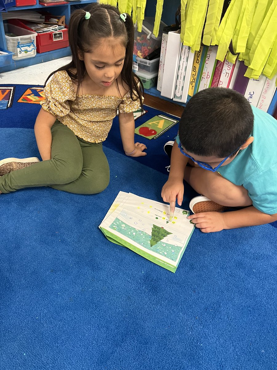 Jssicalazo2's tweet photo. I know I wasn’t tweeting for a while but here they are, my cute good readers and good listeners 🥰 @ZundyElementary #iamwfisd  #ilovemyjob #bilingualbrains https://t.co/7OiQtu0LKp