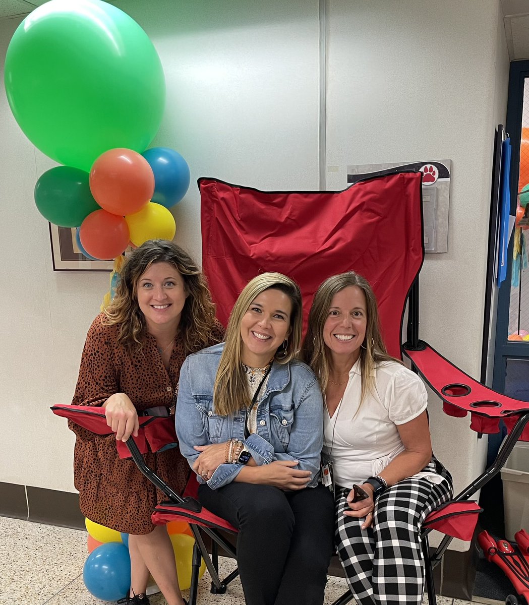 NoraElem's tweet photo. Nora Elementary was chosen to be an Indiana Get Your Teach On Collaboration Site!  This means our staff will get professional development opportunities to bring fun, creative and engaging activities to their classrooms and our students! @msdwt @getyourteachon https://t.co/Ujti2TD3wZ