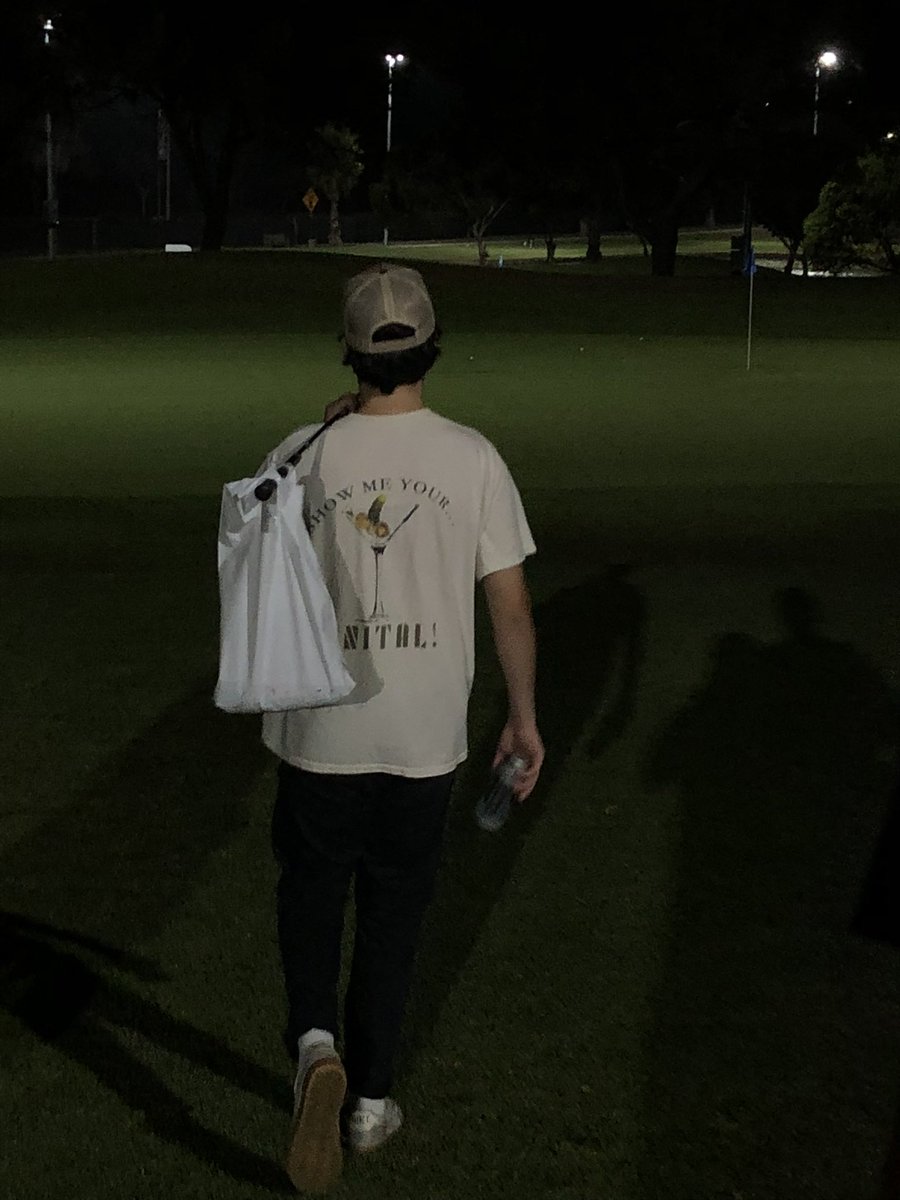 Cockstails's tweet photo. Golf is easy @Topgolf https://t.co/g2n4syChbZ