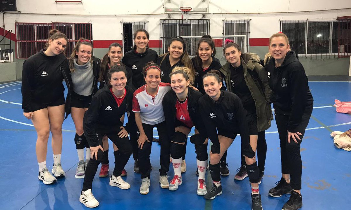 quemerodelsurok's tweet photo. 🏐 #Voley
📌 #TerceraDivisión #ZonaAscenso
📅Fecha 9
🥳 VICTORIA QUEMERA 
👉 #Mayores
📍Sede
⚔ #Huracán 3 #Afalp 1
🙌 #VamosQuemeras @Huracanvoley https://t.co/yptmnkIfCR