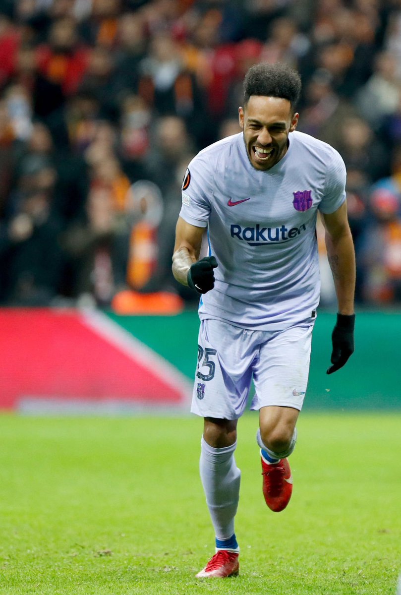 Malek_FCB's tweet photo. جاؤوا ك“مهاجمين طوارئ” وبعدها أحببناهم وحزنّا على رحيلهم ❤️

احترام وحب كبير ل اوبا ولوك 🙌 https://t.co/NjunqyReph