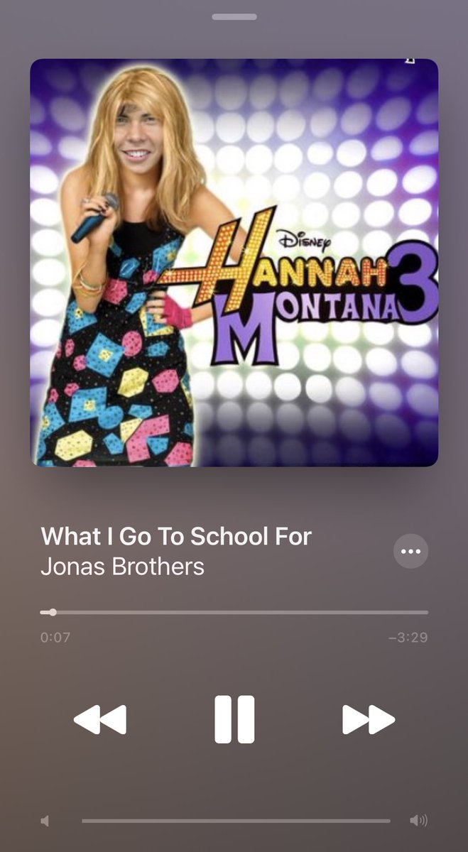 madeasquare's tweet photo. ??? @jonasbrothers @CameronKeysang @MileyCyrus @AllstarWeekend https://t.co/SNhuczASFA