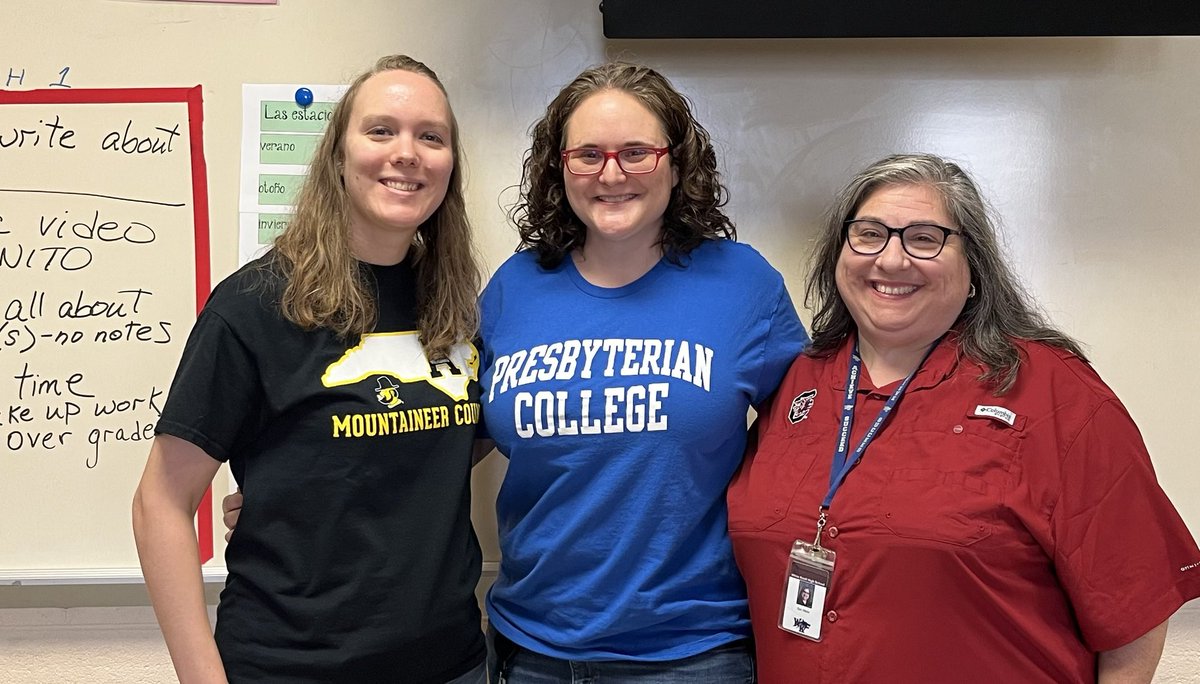 SNess_Spanish's tweet photo. WL teacher’s representing our undergrad schools! Love working with these amazing ladies! ⁦@LOWLT⁩ ⁦@SNess_Spanish⁩ ⁦@wk_timberwolves⁩ https://t.co/nJ7v0qlSXv