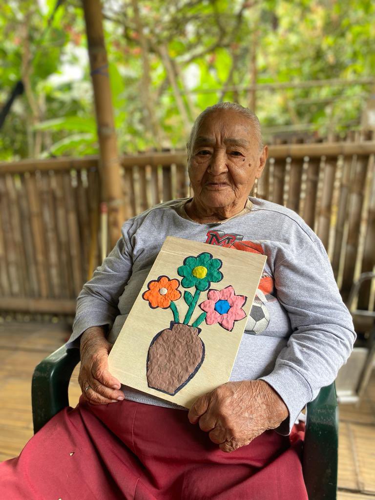 DHumanoEc's tweet photo. #Babahoyo | Adultos mayores de la Parroquia #Guare realizan actividades para fortalecer la motricidad fina y destreza manual por medio de habilidades desarrolladas a través de la pintura y texturas.
#JuntosLoHacemosPosible https://t.co/jA2xL6IARb