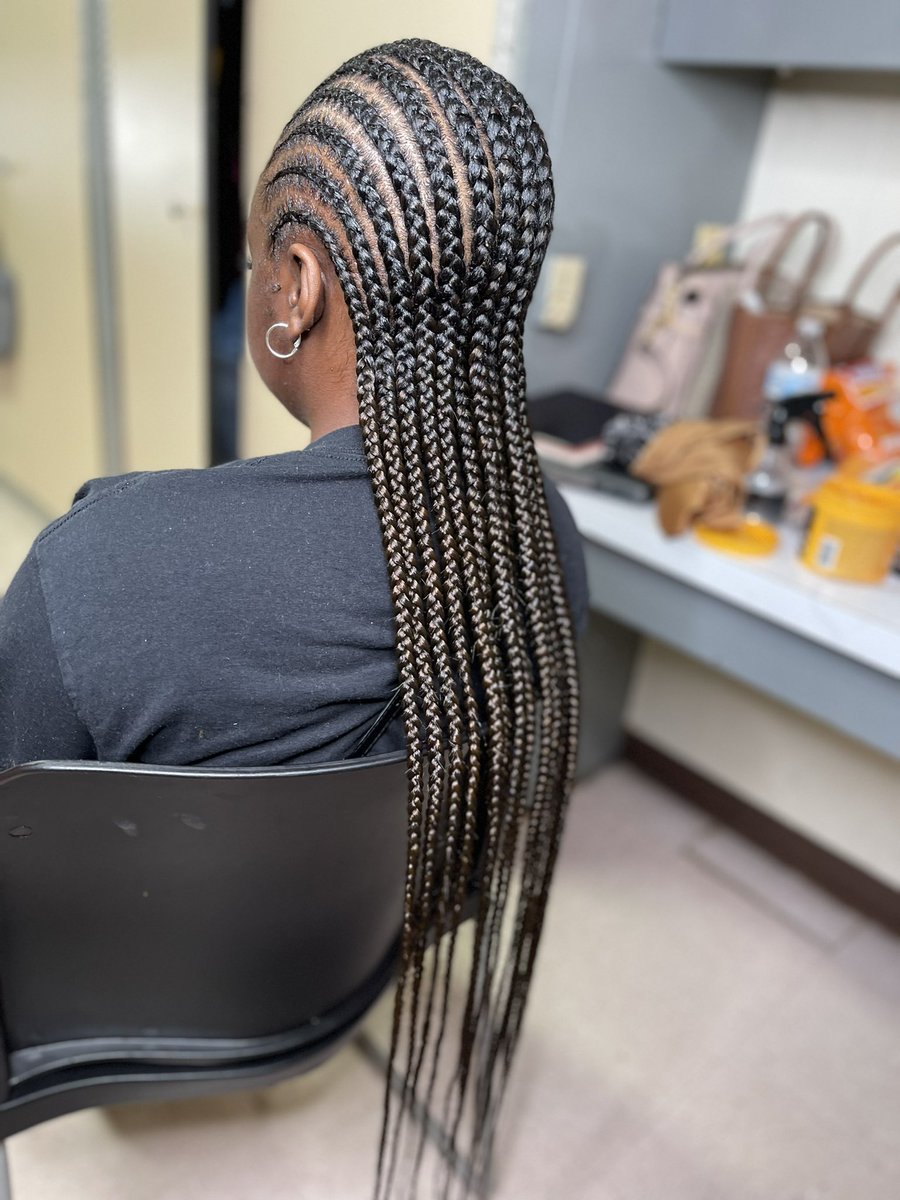 PurtyyyyM's tweet photo. Straight Backs , Long & Neat .πππΎββοΈβ¨
#slayyedbymiranda #AlcornStylist #ASU26 #ASU25 #ASU24 #ASU23 Book The Look . π
dm me for booking β¨ https://t.co/qAZ2NskKxv