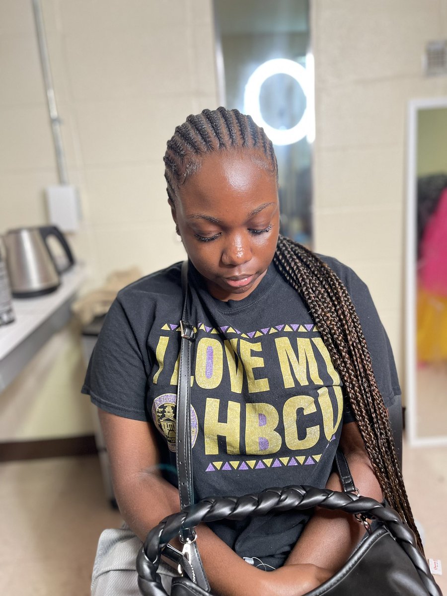 PurtyyyyM's tweet photo. Straight Backs , Long & Neat .πππΎββοΈβ¨
#slayyedbymiranda #AlcornStylist #ASU26 #ASU25 #ASU24 #ASU23 Book The Look . π
dm me for booking β¨ https://t.co/qAZ2NskKxv