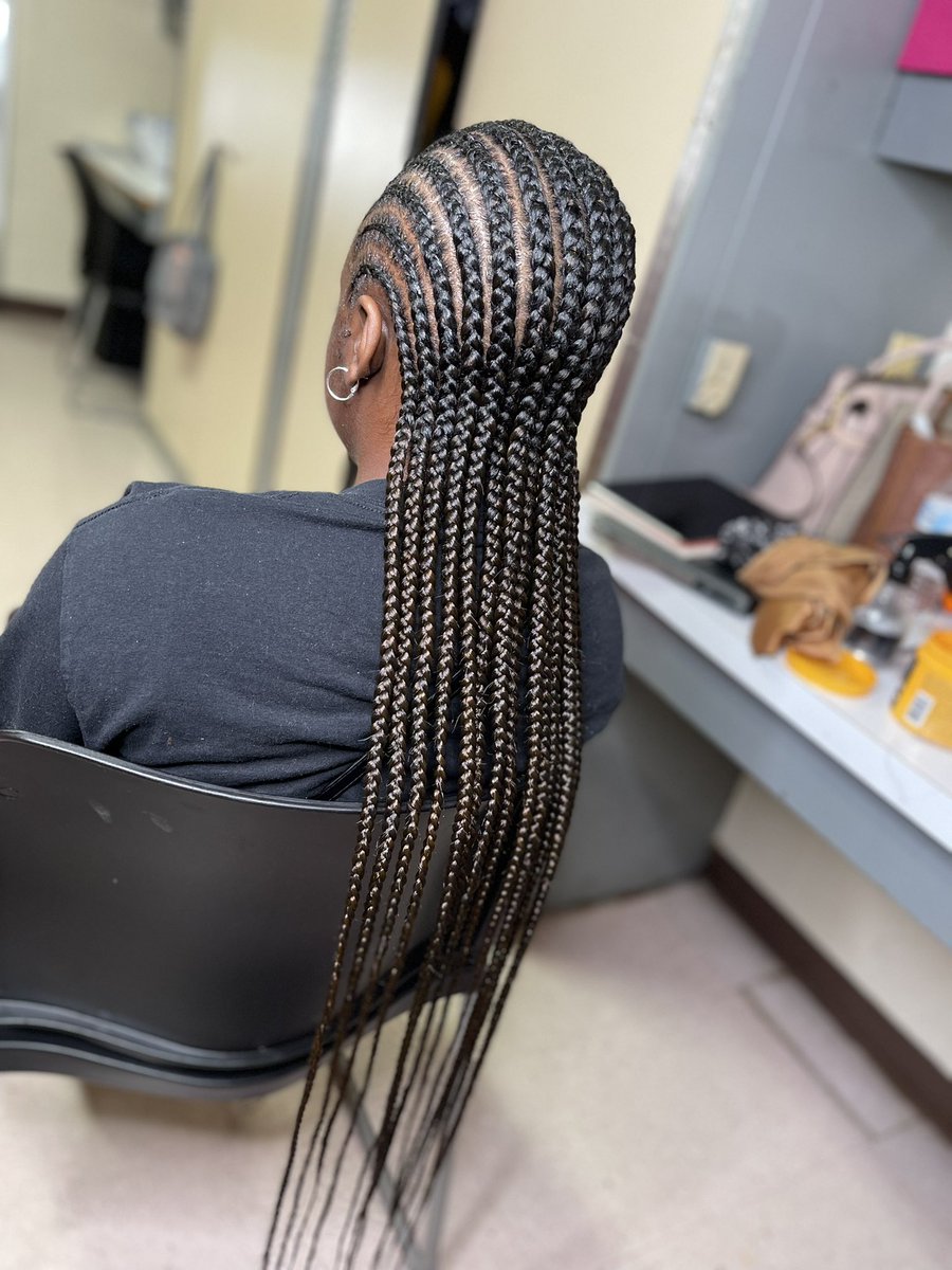 PurtyyyyM's tweet photo. Straight Backs , Long & Neat .πππΎββοΈβ¨
#slayyedbymiranda #AlcornStylist #ASU26 #ASU25 #ASU24 #ASU23 Book The Look . π
dm me for booking β¨ https://t.co/qAZ2NskKxv