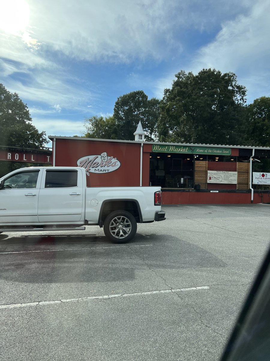 jkittkat's tweet photo. @RyanCFowler @TheGAMEon1009 Of course we had to make a stop at #MarksMart for bacon wrapped filets on our way to #LakeTuscaloosa!  
#RollTide https://t.co/UGvdKSLmS1